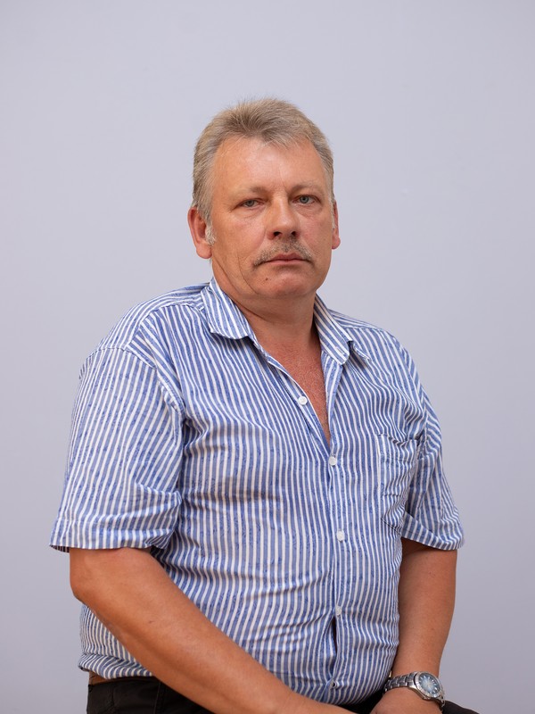 Дядя Владислав Викторович.